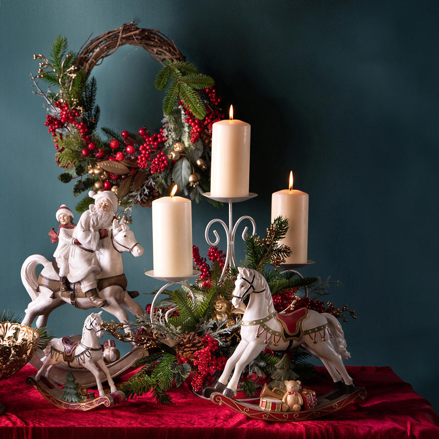 HERITAGE vintage karácsonyi hintaló Télapóval és kisfiúval karácsonyi dekoráció részeként