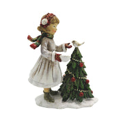 Heritage karácsonyi téli kislány figura díszített fenyőfával 12 cm fehér háttéren