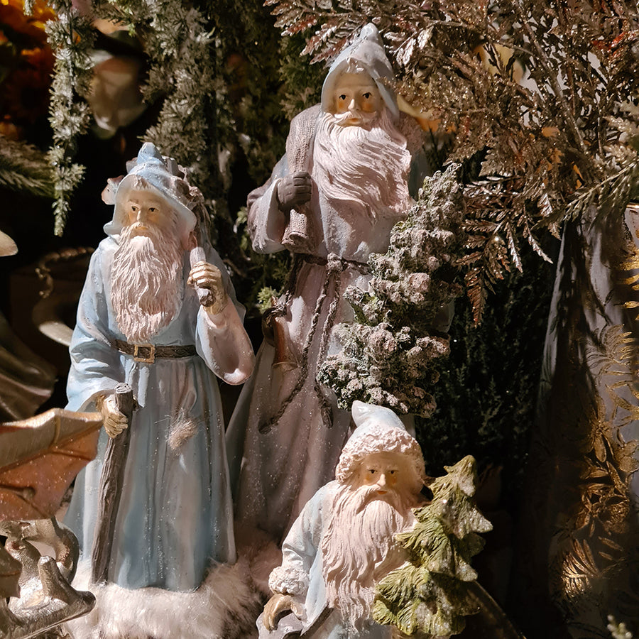 Elegáns vintage Télapó figura havas fenyővel 37 cm