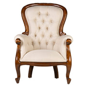 HERITAGE mahagónifa fotel, szemből fotózva, magas támlával és díszes gombos tűzéssel.