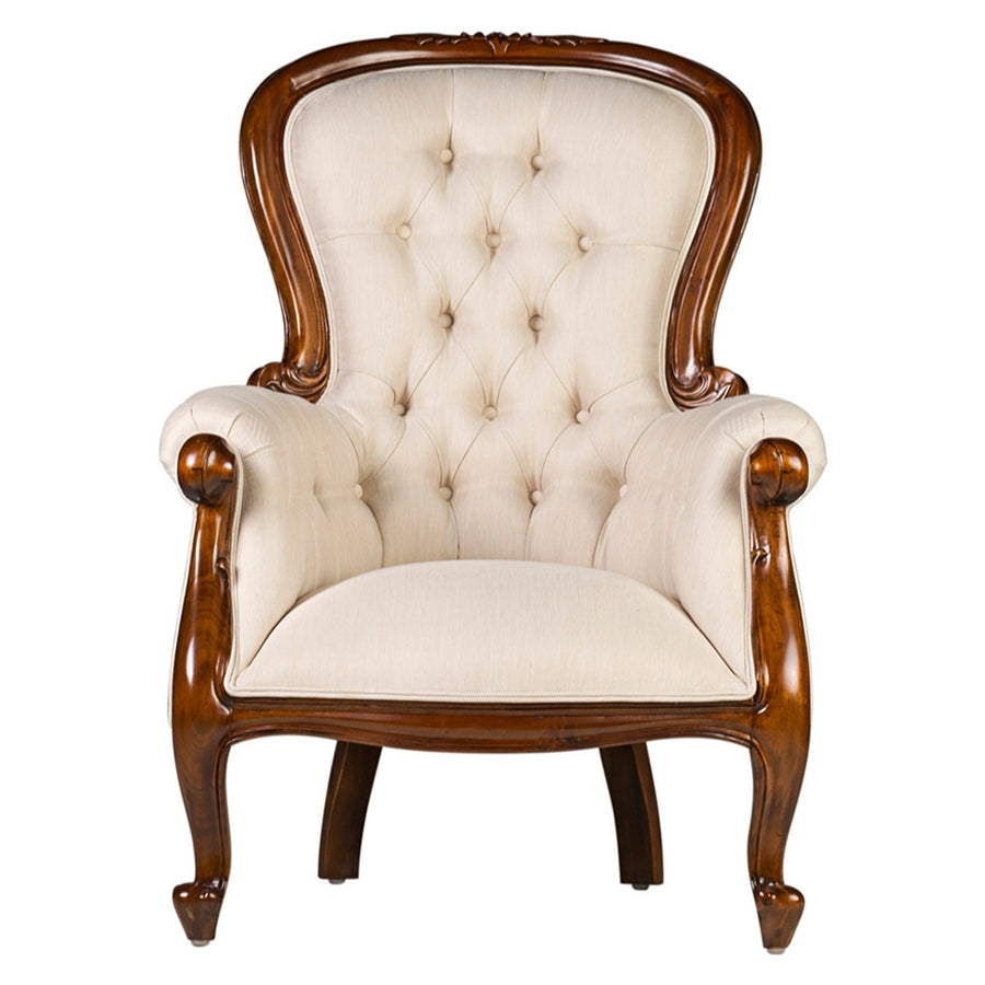 HERITAGE mahagónifa fotel, szemből fotózva, magas támlával és díszes gombos tűzéssel.