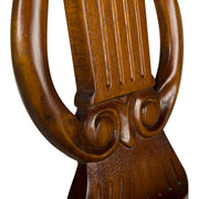 Heritage mahagónifa szék díszített háttámla részlet közelről