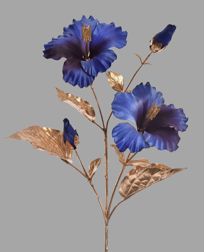 Fényes aranyszínű szárú és levelű, kék színárnyalatú mű hibiszkusz virág.