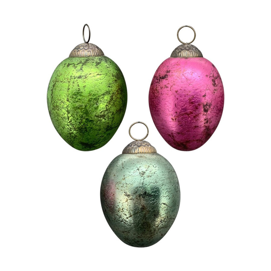 Zöld színű, nagy húsvéti üvegtojás.