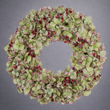 Élethű hortenzia koszorú zöld és bordós árnyalatokkal dekorációhoz