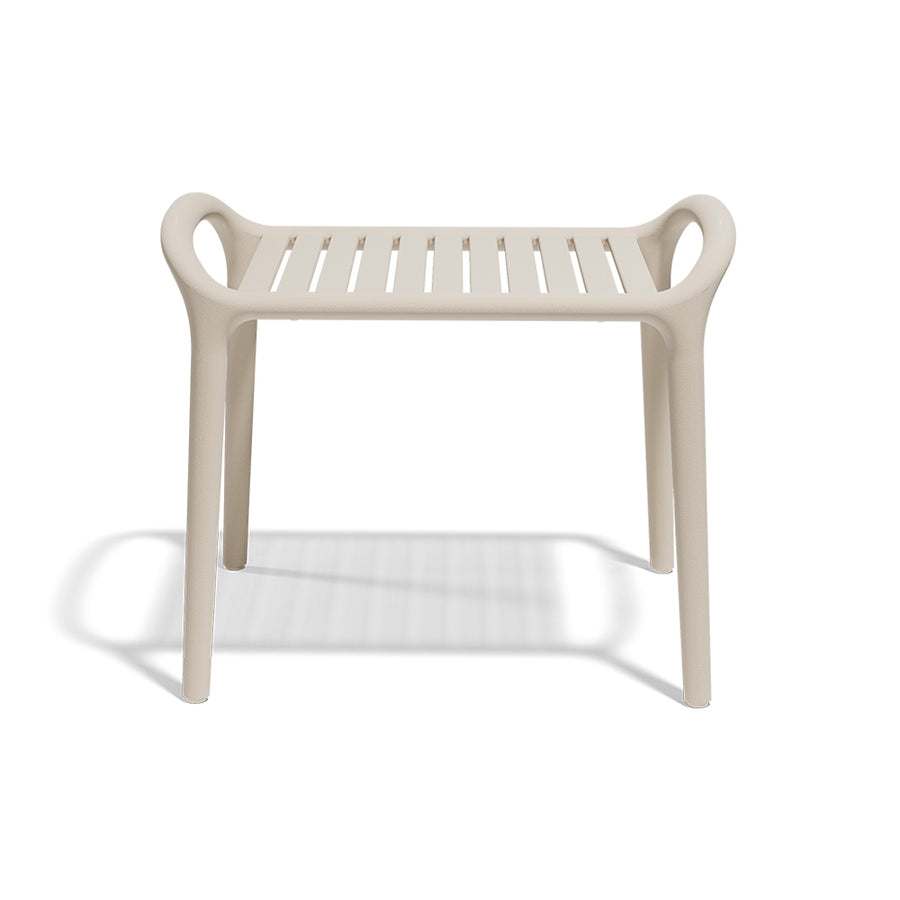 Ekrü színű műanyag, design kisasztal.