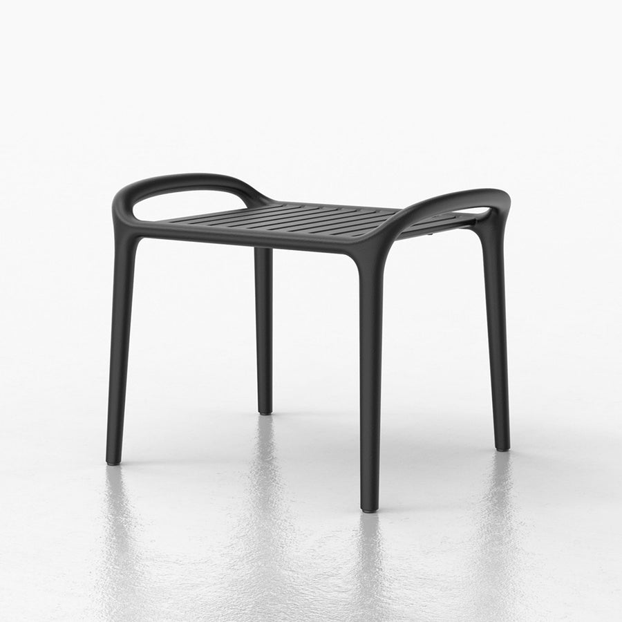 Fekete műanyag, design kisasztal.