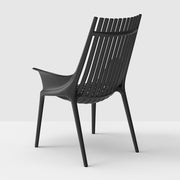 Fekete színű, műanyag design pihenő kerti karosszék.