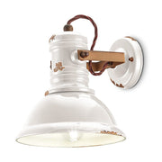 Vintage fehér színű ipari falilámpa.