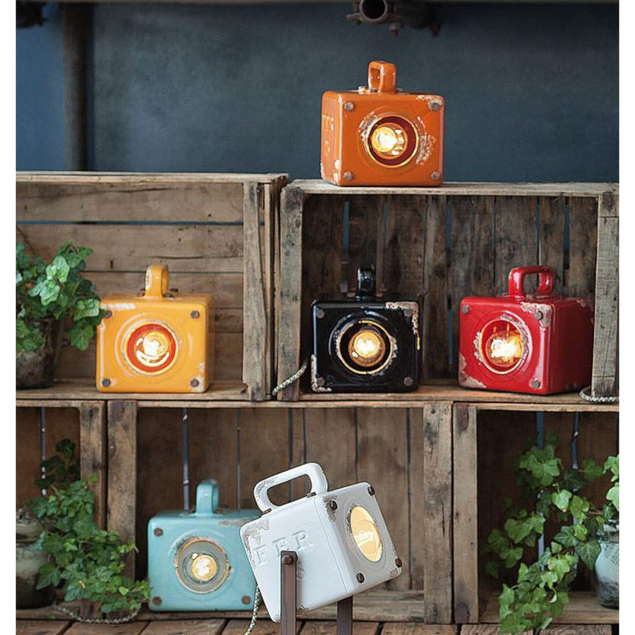 Kerámiából készült ipari lámpák.