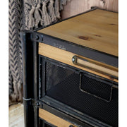 Fekete színű vasból és natúr színű fenyőfából készült 11 fiókos komód.