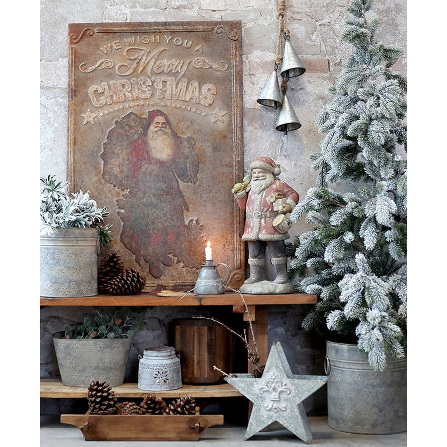 Csillag formájú, bádogból készült karácsonyi dekoráció.