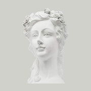 Női fejszobrot mintázó,, beültethető, fehér színű kaspó büszt..