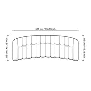 Art Deco ihletésű, modern kortárs stílusú, íves kialakítású fekete színű buklé szövettel kárpitozott óriás dizájn kanapé.