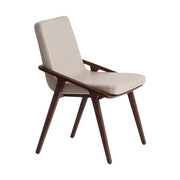 Bézs színű műbőrrel kárpitozott, kőrisfából készült, formatervezett dizájn étkezőszék.