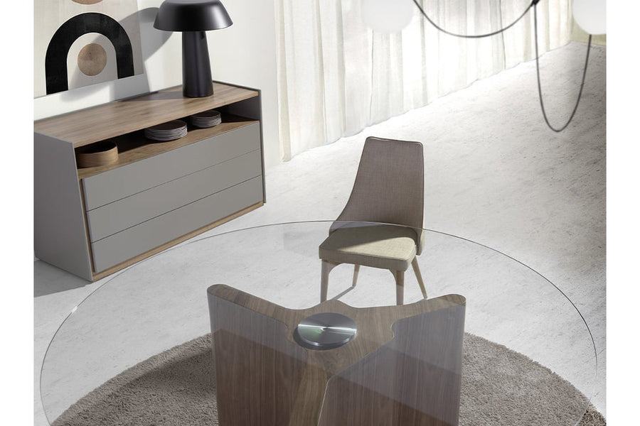 Bézs színű szövettel kárpitozott, kőrisfából készült, formatervezett dizájn étkezőszék.