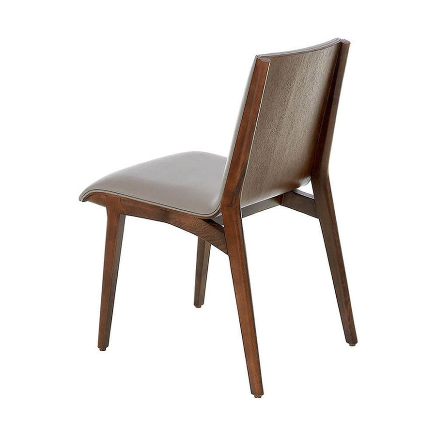 Krémszínű műbőrrel kárpitozott, kőrisfából készült, formatervezett dizájn étkezőszék.