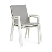 Krém színű, modern kerti szék.