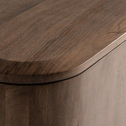 Tömör mangófából készült, 4 ajtós kialakítású, formatervezett design tálaló.