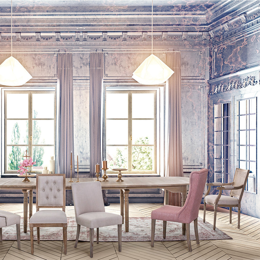 Bézs színű pamutvászonnal kárpitozott ülőfelülettel és szalma betétes háttámlával kialakított karosszék.