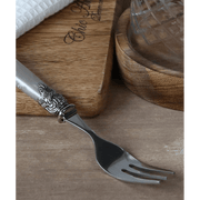 Antik pezsgőszínű, akril nyéllel rendelkező, vintage stílusú desszertes villa.