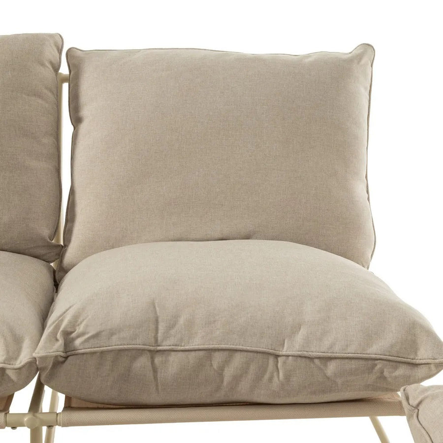 Puha bézs párnázat a Lusso Beige kültéri kanapén, levehető huzattal.