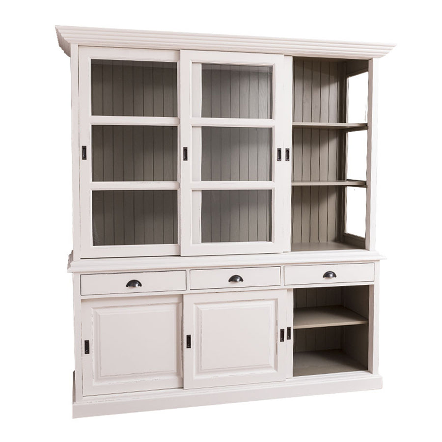 MAISON tálalószekrény nyitott oldalsó polcokkal és szürke színű belső hátlappal, fehér kerettel.