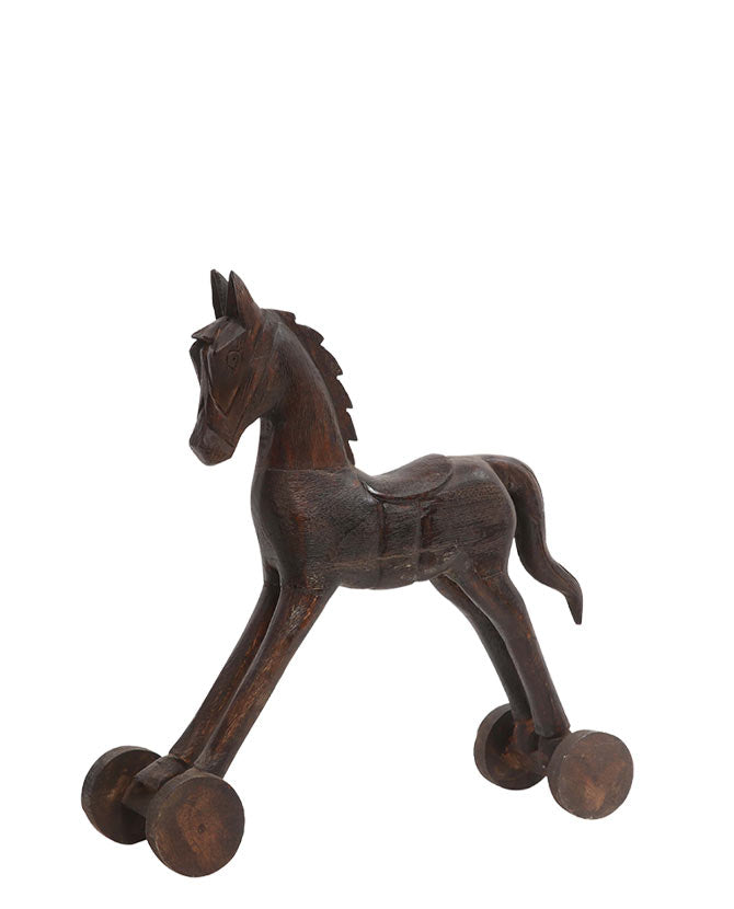 Mangófából faragott, barna színű ló figura.