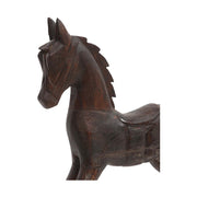 Mangófából faragott, barna színű ló figura.