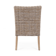 MANOEL natúr rattan karosszék hátulról, egyszerű és letisztult dizájnnal.