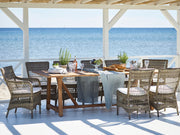 Antikszürke színű, műrattan kerti karosszék.