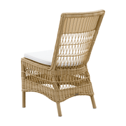 Vintage stílusú, natúr színű, műrattan kerti szék.