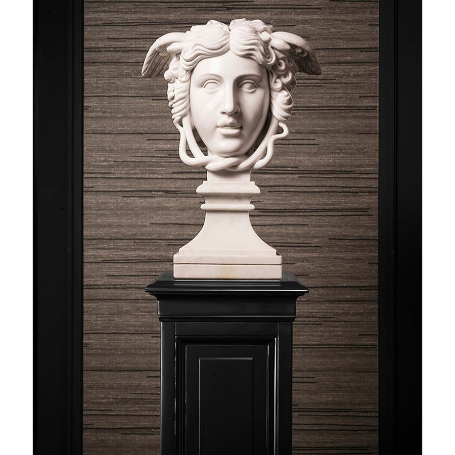 Fehér márványból faragott Medúza fej mellszobor..