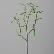 Ünnepi dekorációhoz készült mű fagyöngy ág, 60 cm magas, fehér bogyókkal díszítve.