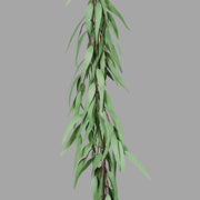 Zöld színű mű eukaliptusz girland.