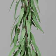 Zöld színű mű eukaliptusz girland.