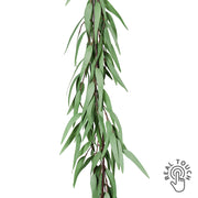 Zöld színű mű eukaliptusz girland.