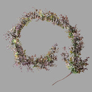 Lilászöld színű mű eukaliptusz girland.