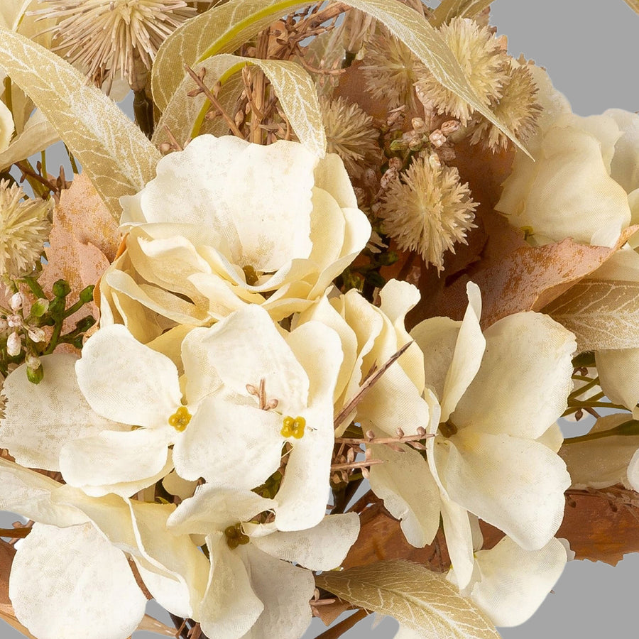 Vegyes összeállítású, krém színű mű hortenzia csokor.