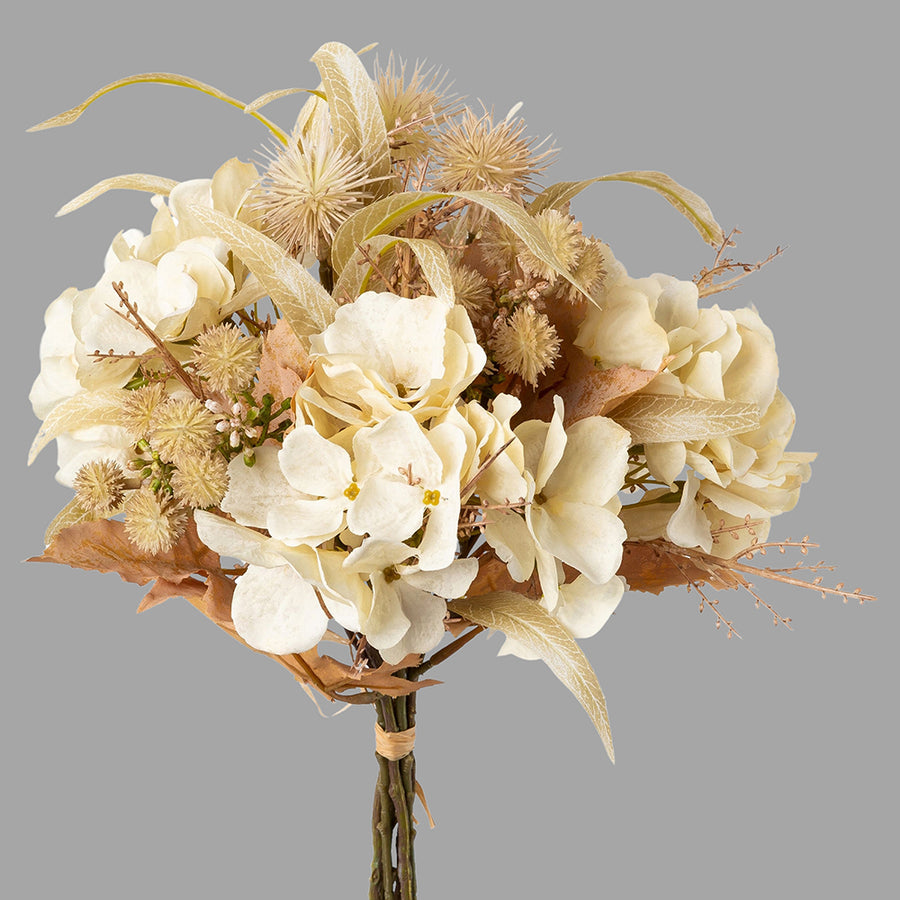 Vegyes összeállítású, krém színű mű hortenzia csokor.