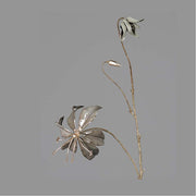 Fényes szürke színű koronásliliom művirág.