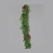 Mesterséges nemes fenyőágakból készült, tobozokkal díszített girland.