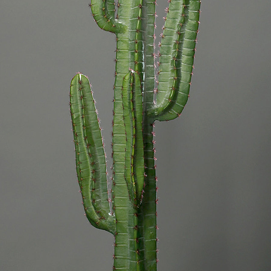 Zöld színű, mesterséges San Pedro kaktusz.