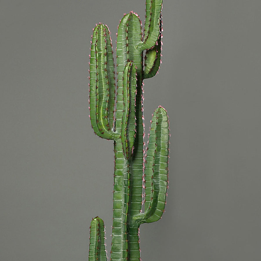 Zöld színű, mesterséges San Pedro kaktusz.