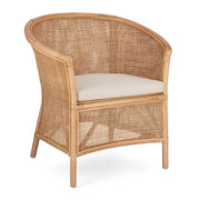 Rattan fotel, ekrü színű párnával.