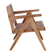 Natúr színű, lakozott felületű teakfából és rattanból készült, formatervezett fotel.