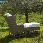 Nicolas rattan lábzsámoly kerti környezetben