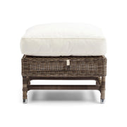 natúr műrattan lábzsámoly fehér párnával elölnézet