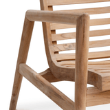 Natúr színű teakfából készült, formatervezett kerti fotel.