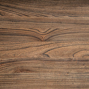 NORVIK natúr szilfa étkezőasztal – faerezet és textúra közelről